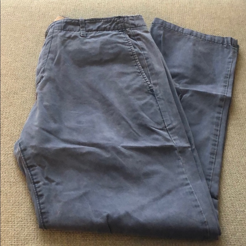 Men’s gap khakis